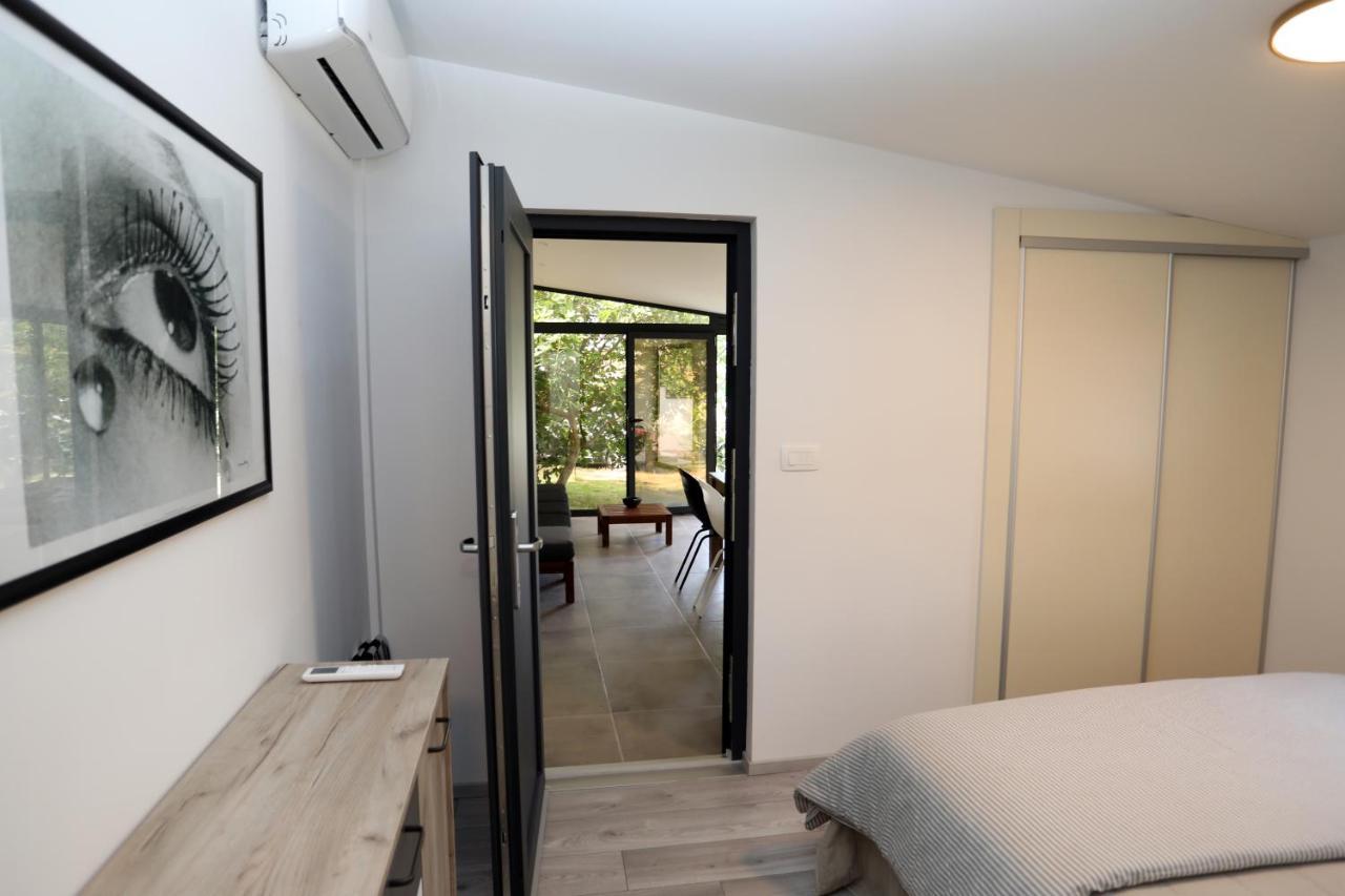 Guest House Tika Medulin Exterior photo
