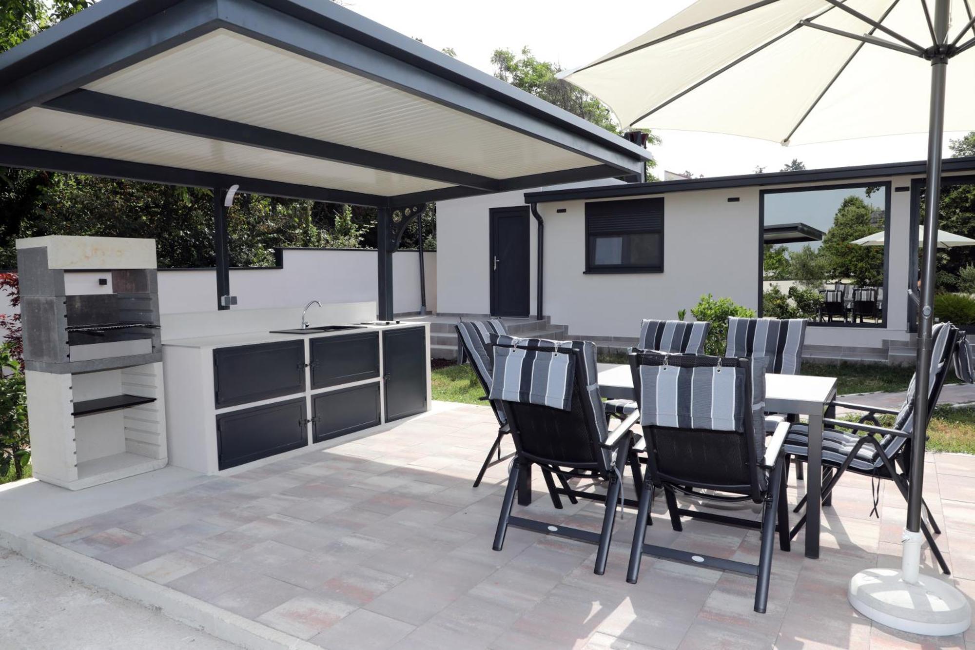 Guest House Tika Medulin Exterior photo