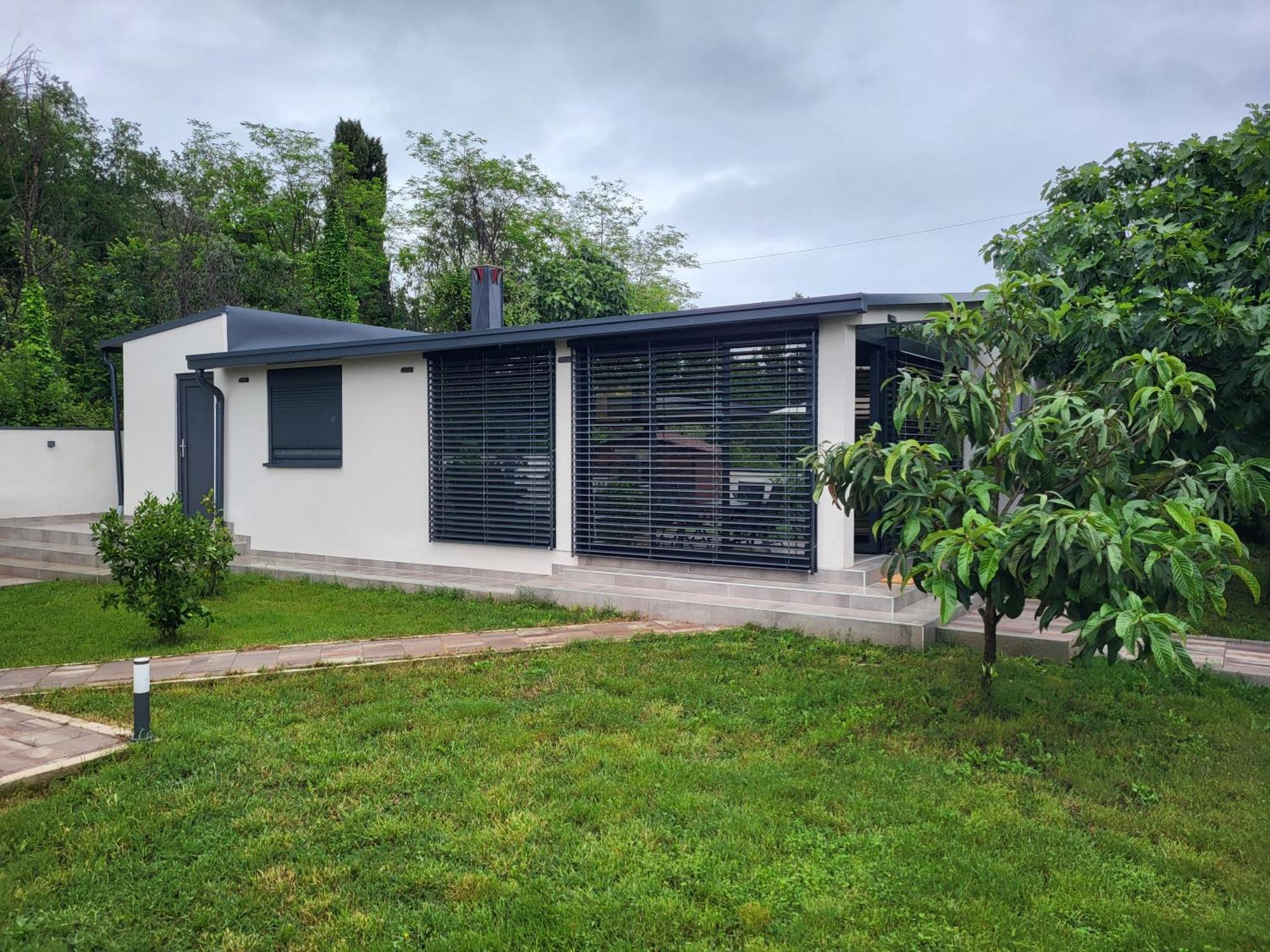 Guest House Tika Medulin Exterior photo
